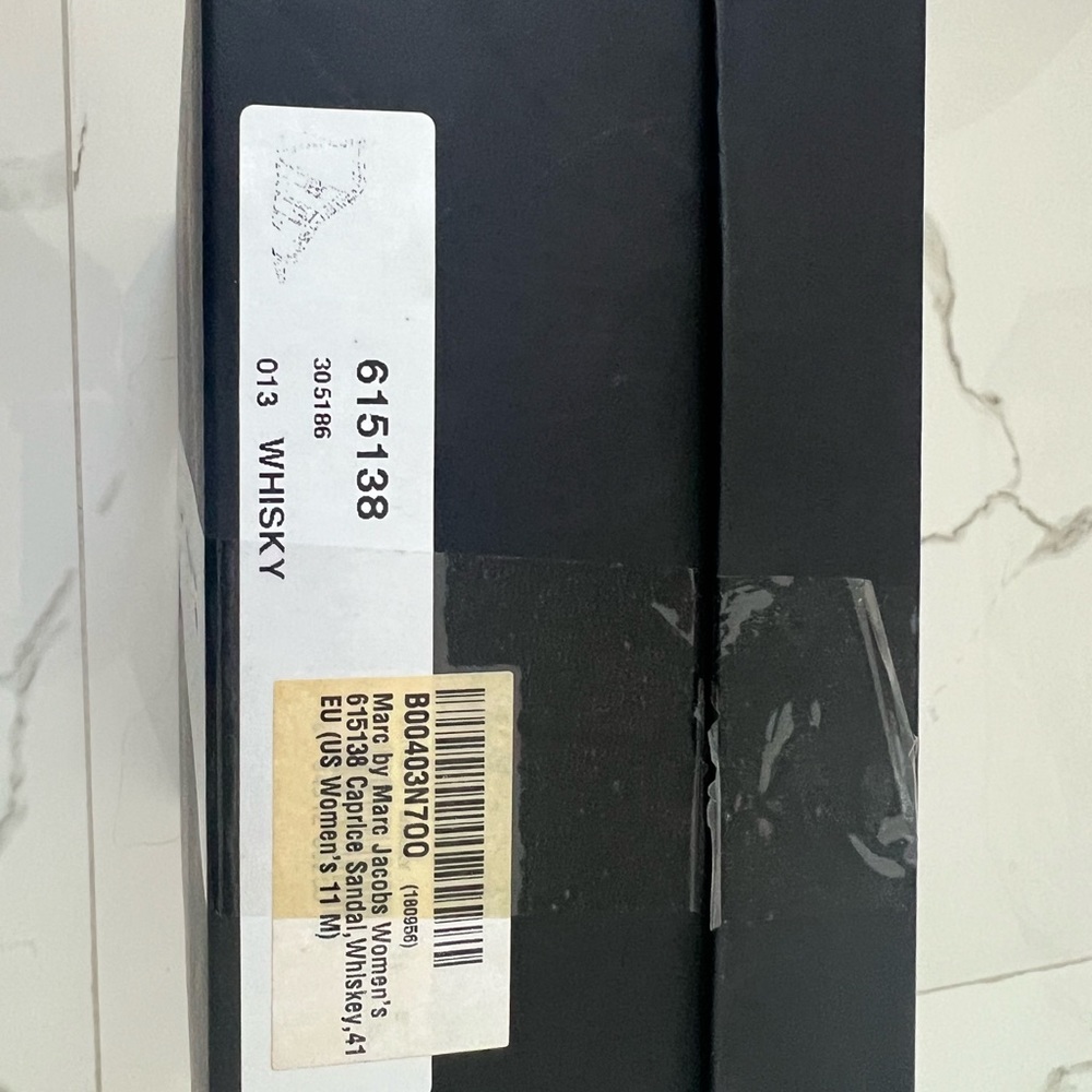 Marc Jacobs women’s caprice leather sandals size 41! rare find! Like new! - Picture 5 of 5